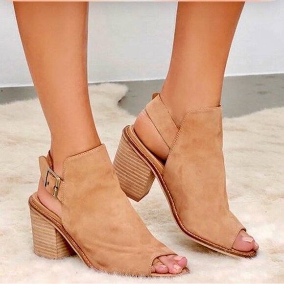Chinese Laundry Caleb Suede Stacked Heel Sandals Brass Buckle Nude Size 8 - Picture 1 of 15